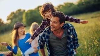 家長要學會用肢體語言傳達關愛 才讓孩子更懂你的呵護