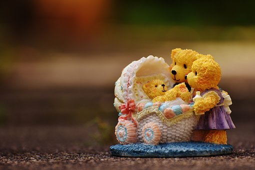 3、提高英語聽力。初三學生都清楚,中考英...