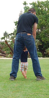 - 因?yàn)?\( D \) 是 \( AB \) 的中點(diǎn),所以 ...