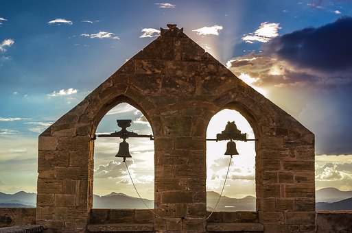 據調查六成畢業生青睞“鐵飯碗” 三成選擇二線城市