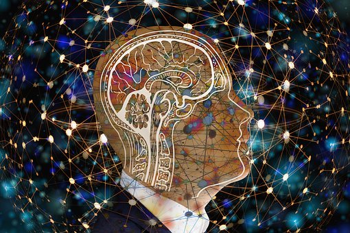 書中還收集了大量美好的故事和童謠。這些故...