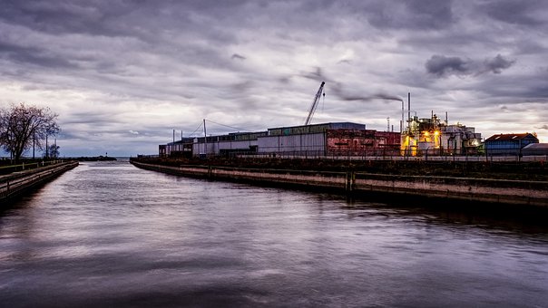 孩子對父母動手該如何教育