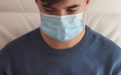 1.一天清晨,太陽花開了,在一層滾圓的綠葉...