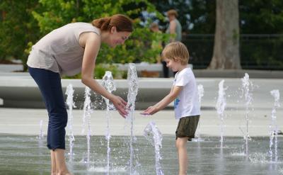 班級中進行的講演比賽,鼓勵學生大膽,提出...