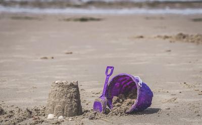 第一題的情境設計為希望工程捐款,在問題的...