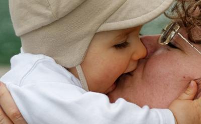 女(1):詩(shī)的聲音,演繹著不朽歷史的風(fēng)骨鏗...