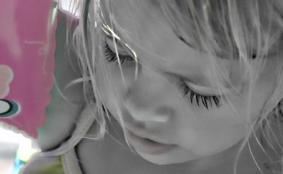 六、指名分段讀課文,讀后說出段意,理清線...