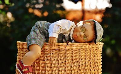 孩子,凡事靠自己。“靠山山會倒,靠人人會...