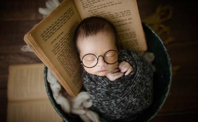 2、給遠方的親人寫一封信吧!用上《靜夜思...