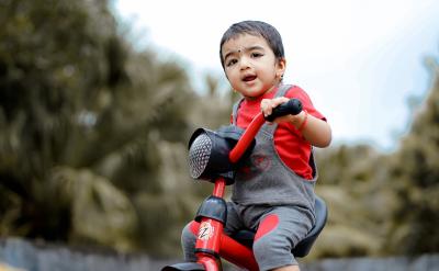 生1:用小棒算時是捆起來的那一捆小棒。