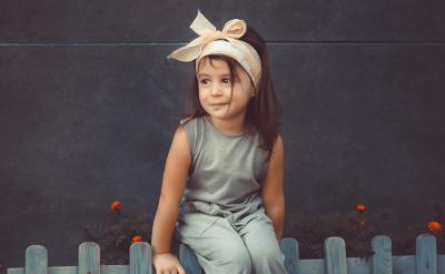 校園里的通知、墻報(bào),商場里的商品介紹、牌...