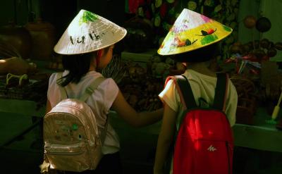 (二)探討第四段:大家齊讀并找出本段的比...