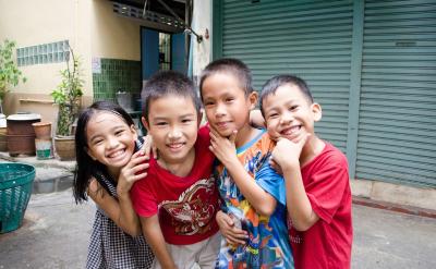 我們敬業,我們不計得失,樂于奉獻;我們像...