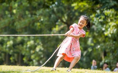 定期與教師進行溝通,對老師的要求積極性配...
