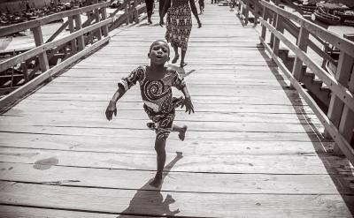 ���\���ǣ���Ů�����ڵĹ��A·�׃��@��ҕ��...