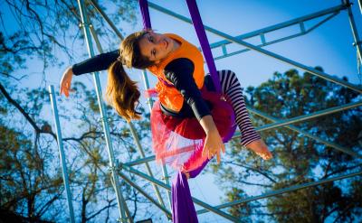 為了幫助孩子度過叛逆期,張老師提出了以下...