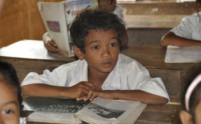 (6)___城外寒山寺,夜半鐘聲到客船。()