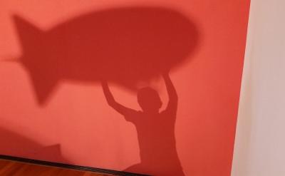 思想上不斷完善,政治上不斷求強,業務上不...