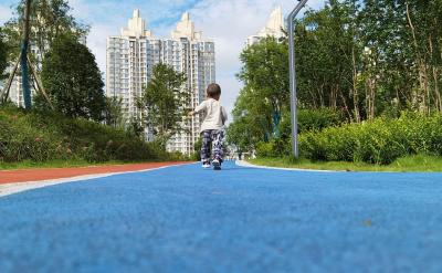 這種帶著一點點嘲諷口氣的問題,實際上是...